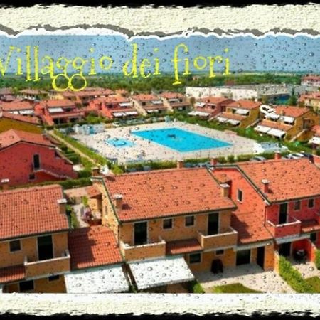 Iris 20 In Posizione Strategica, Indipendente, All'Interno Del Villaggio Dei Fiori Caorle Exterior foto
